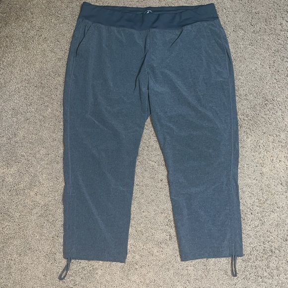 Gramicci Lite Flight Tech Crop Capri Cinch Joggers Gray XL - Picture 2 of 8